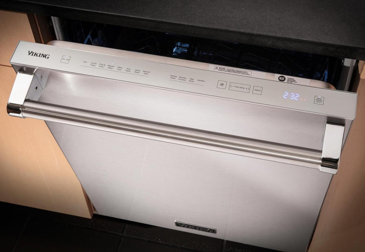 Viking 24" Dishwasher vdwu324ss image 2