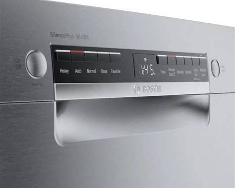 Bosch 300 Series 24" Dishwasher SGE53B55UC image 2